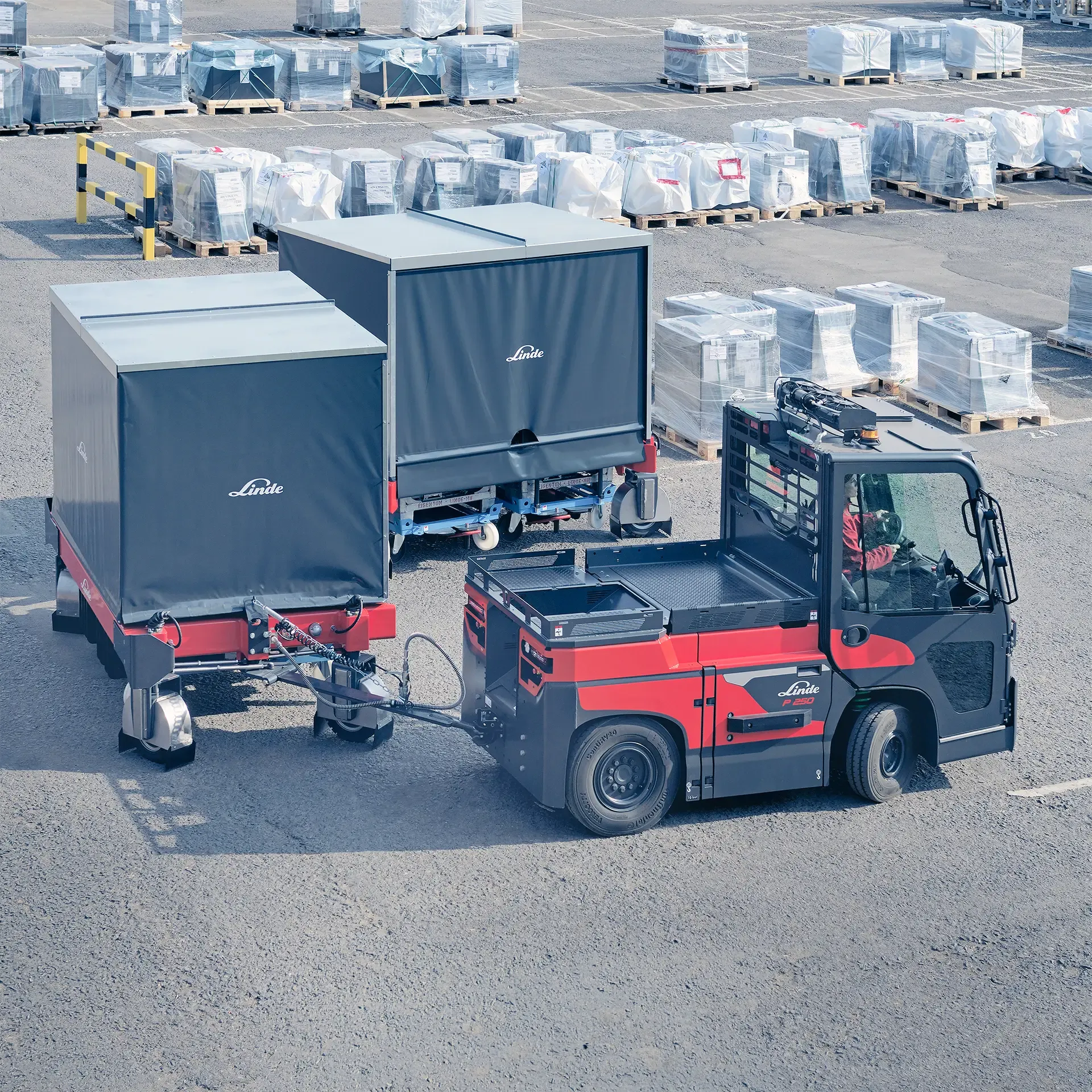 Linde Elektrostapler in Lagerhalle